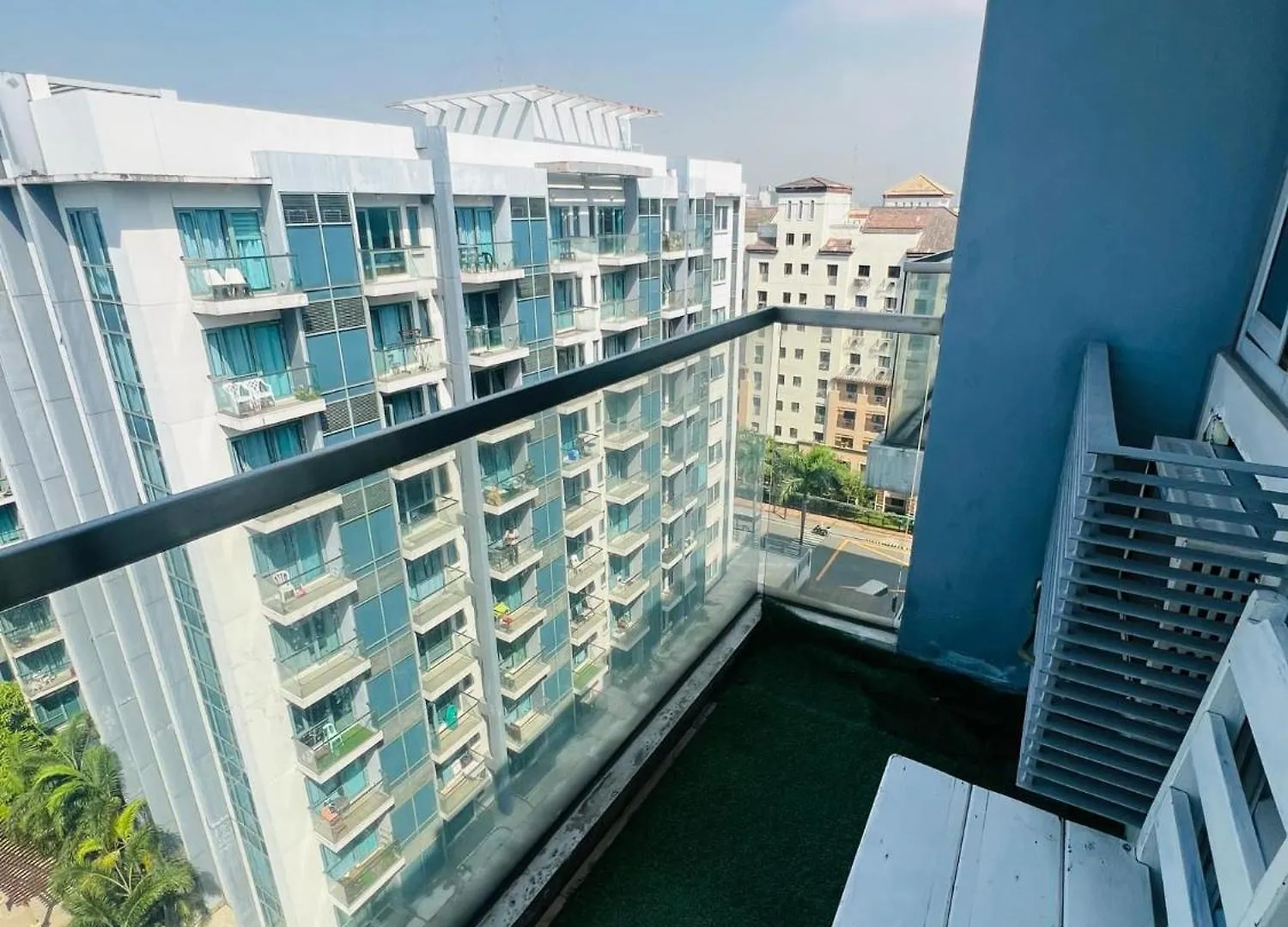 One Palm Tree Villas Condominium - Studio 10Th-A Fl With Balcony - Across Terminal 3 Airport Manila