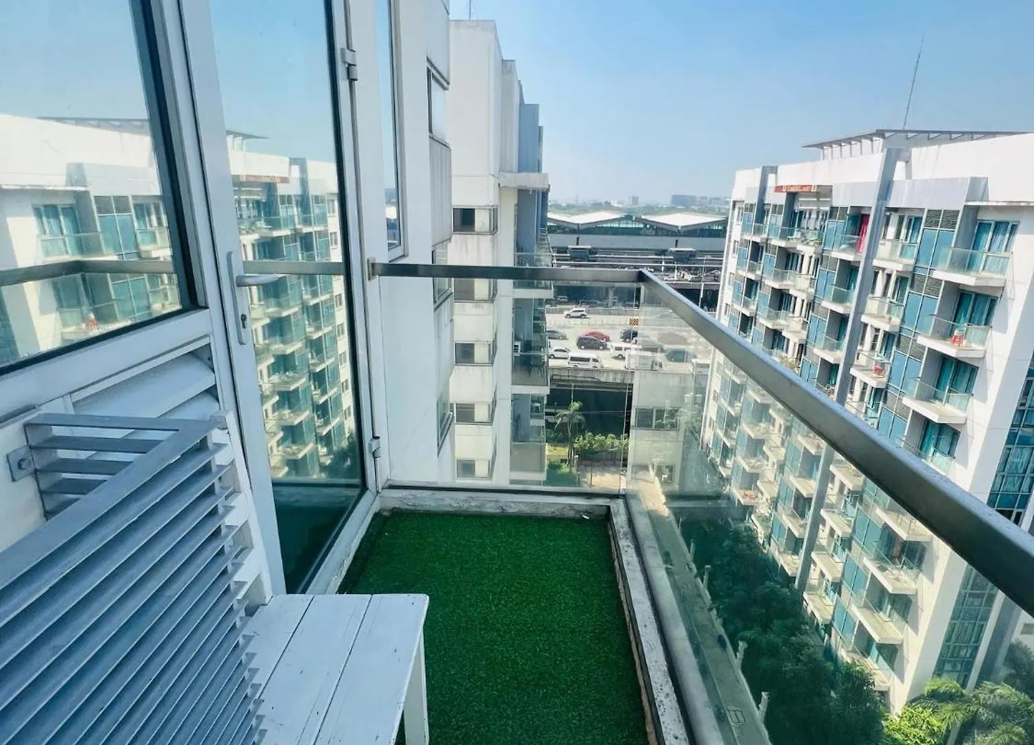 One Palm Tree Villas Condominium - Studio 10Th-A Fl With Balcony - Across Terminal 3 Airport Manila 0*,