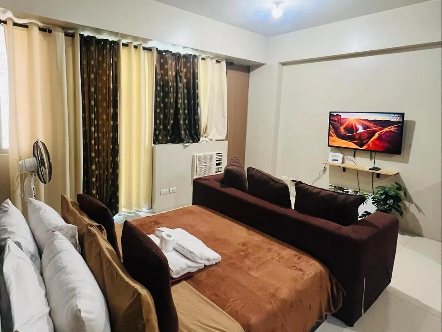 One Palm Tree Villas Condominium - Studio 10Th-A Fl With Balcony - Across Terminal 3 Airport Manila