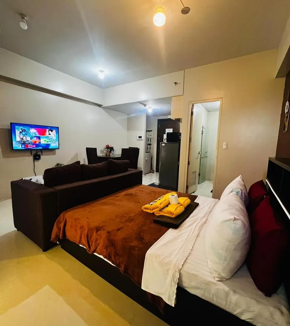 Apartment One Palm Tree Villas Condominium - Studio 10Th-A Fl With Balcony - Across Terminal 3 Airport Manila