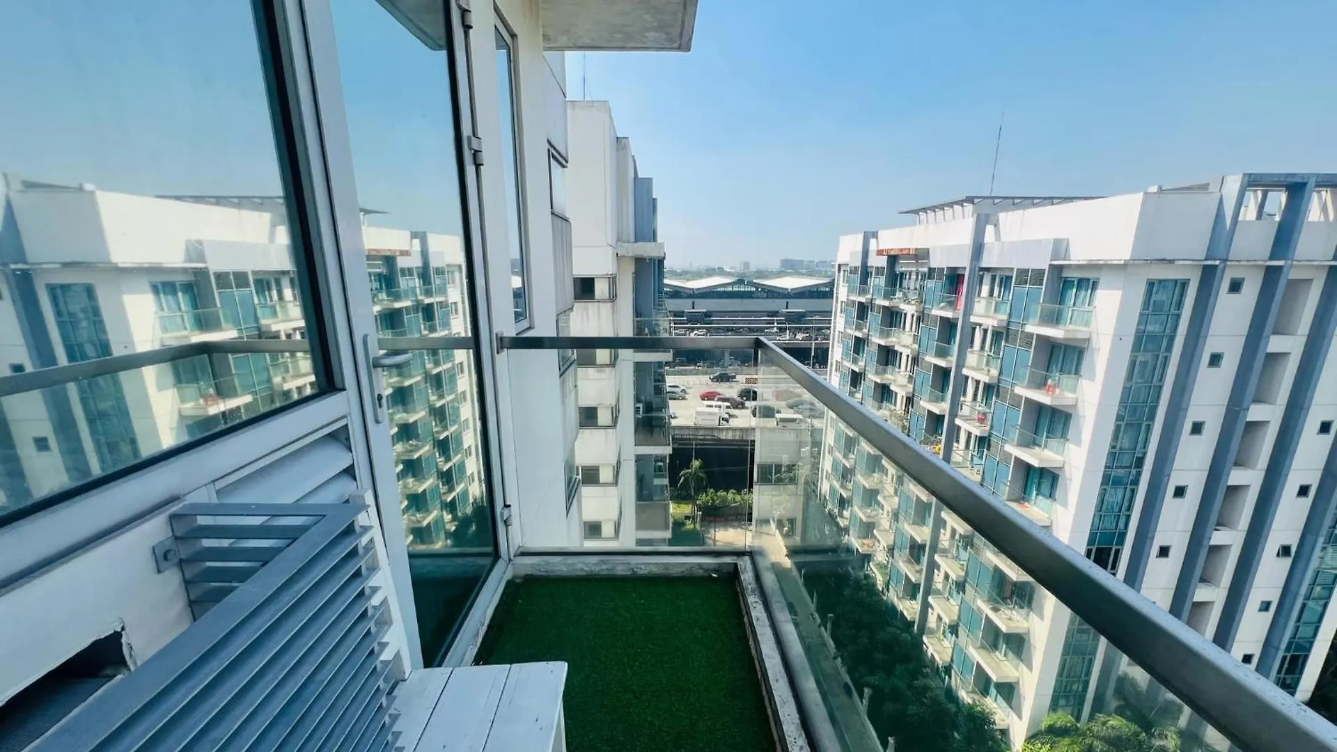 One Palm Tree Villas Condominium - Studio 10Th-A Fl With Balcony - Across Terminal 3 Airport Manila 0*,  Philippines