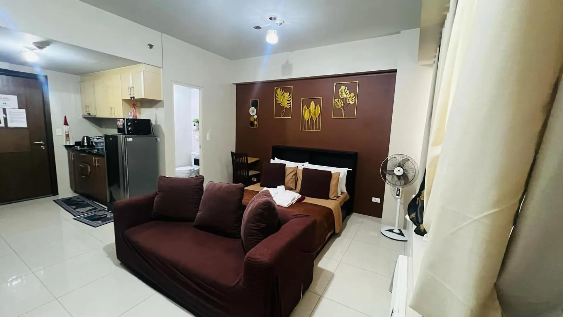 Apartment One Palm Tree Villas Condominium - Studio 10Th-A Fl With Balcony - Across Terminal 3 Airport Manila