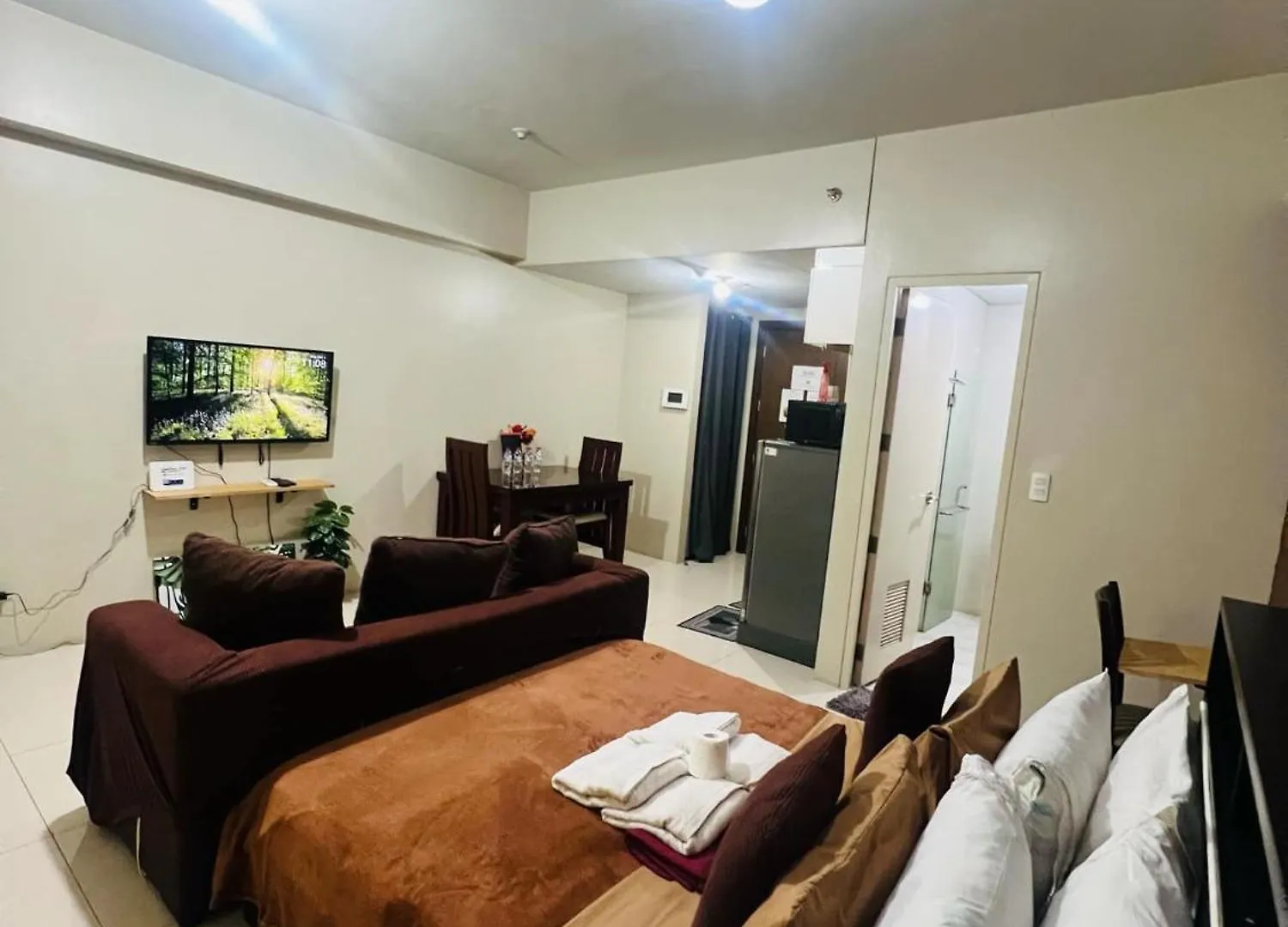 One Palm Tree Villas Condominium - Studio 10Th-A Fl With Balcony - Across Terminal 3 Airport Manila 0*,  Philippines